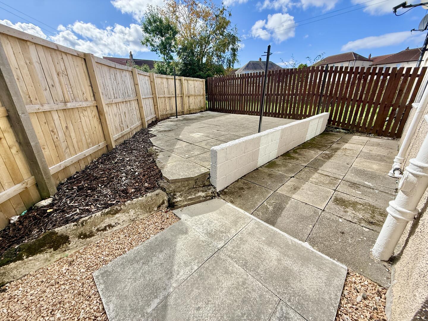 Queen's Place, Kilwinning